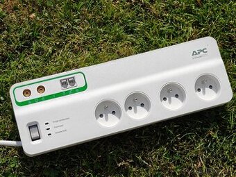 Přepěťová ochrana APC SurgeArrest PMF83VT-FR