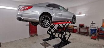 Nůžkový zvedák BORTEN,,BOR-E3500'' 3500KG rv.2025