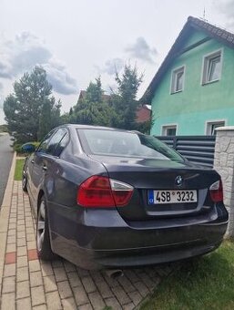 Bmw e90 spolehlivéhý lidový vůz
