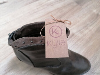 Dámská kotníková obuv