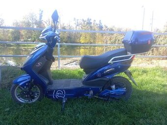 Elektroskutr raceway e fichtl