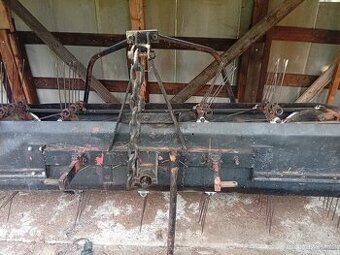 Obraceč a shrnovač ton