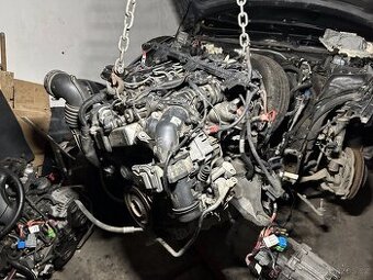 BMW E91 320D díly z motoru N47D20C -