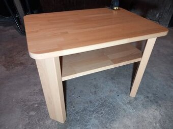 konferenční stolek z masivu buk