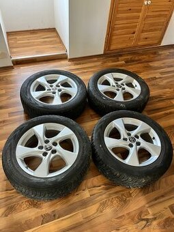 Zimní originál sada Toyota C-HR 215/60 R17