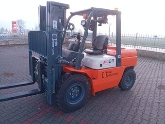 Vysokozdvižný vozík 5T, triplex 4,5m, DIESEL, 2023