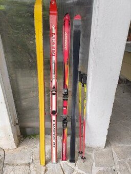 Retro běžky a lyže s hůlkami