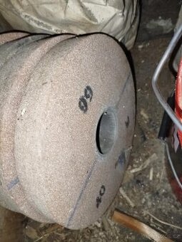 Brusný kotouč (zn TYROLIT)