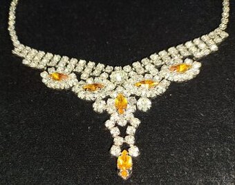 KRÁSNÝ NÁHRDELNÍK SE ŽLUTÝMI KAMENY