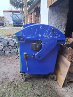 Nabízím plastový kontejner na papír modrý