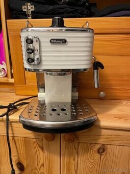 Prodám pákový kávovar De Longhi Retro