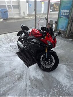 Yamaha YZF-R125