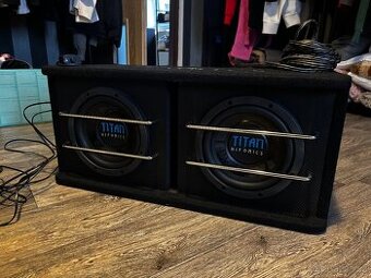 Hifonics TDA200R: 2x 8" (20 cm) aktivní