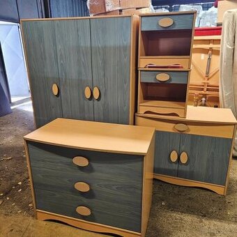 Prodám zánovní stěnu