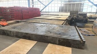 Litinové desky s T drážkama - svařovací stůl - rovnací stůl