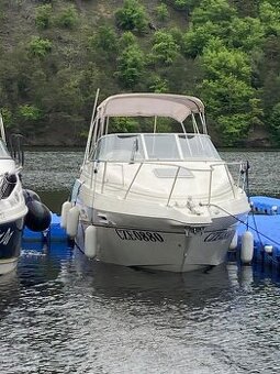 motorová loď Maxum 2400 SCR – prémiová značka Bayliner