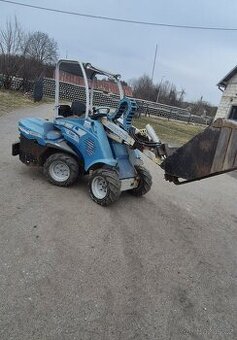 Multione kloubovy teleskopicky nakladač 4x4.jak avant