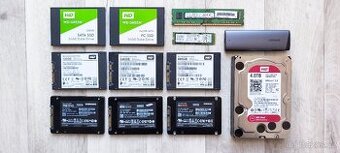 SSD S-ATA 120-500GB, dále RAM DDR4 a DDR3 pro PC