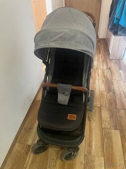 Sportovní kočárek