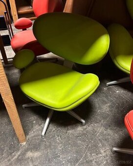 Designová otočná koženková židle