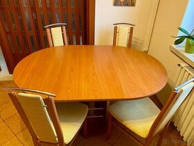 Stůl kruhový rozkládací + 4 židle - Uherský Brod