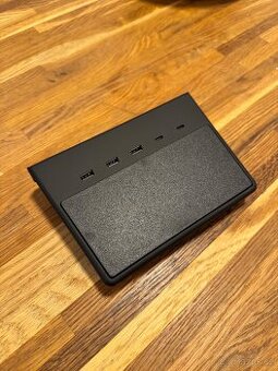 Jeda USB hub pro Tesla Model 3