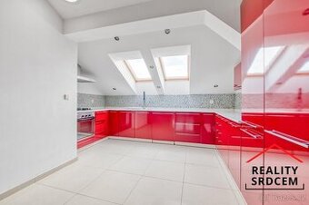 Pronájem podkrovního bytu 3+kk s šatnou, Náměstí, Paskov