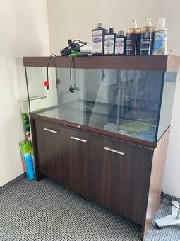 Akvárium Juwel 240l se skříňkou a příslušenstvím