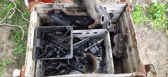 Díly z motoru Zetor