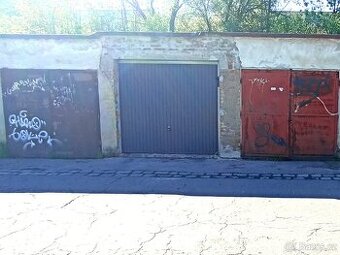Pronájem pěkné garáže Praha 6 - Dejvice. Dílna, sklad 16m2.