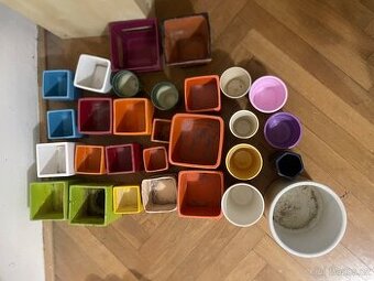 Barevné květináče – mix tvarů a velikostí - 1