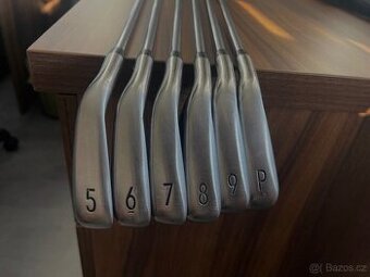 Titleist T300 5i-PW (LH)