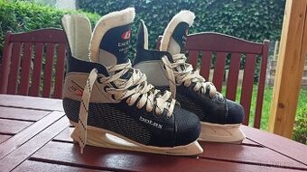 Dětské lední brusle vel.38 Botas Ergonomic Style 102