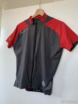 Cyklistický dres značky "Skins"