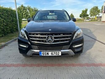 MERCEDES ML 350 CDI 190 kW BEZ MĚCHŮ RV2012 SERVIS POUZE MB