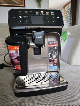 Automatický kávovar PHILIPS Series 5400 LatteGo EP5447/90