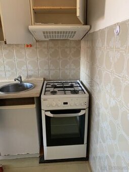 Plynový sporák s troubou Beko