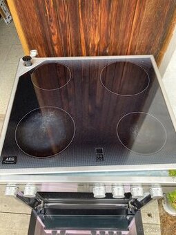 Vestavný sporák AEG