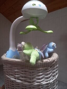 Kolotoč nad postýlku