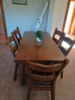 Stůl a židle z masivu