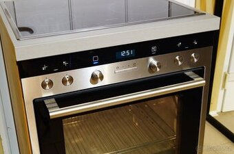 Siemens nerezový vestavný sporák HE33BD550, vyjížděcí dveře