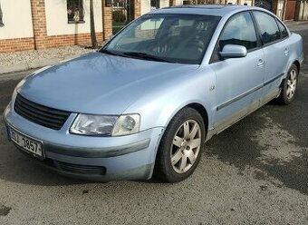 Volkswagen Passat - 1