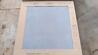 Dlažba KONZEPT Antracite rett. 60x60x8. 73.4m2 (350kč/m)