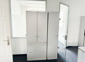 Kancelářský nábytek ( skříně stoly komody)