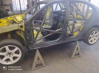 Vyrámovaná kastle Leon 4x4 - 1