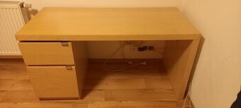 Stůl IKEA MALM