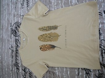 dámské či dívčí triko s peříčky a flitry