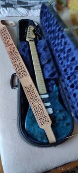 Prodám elektrickou kytaru Fender.