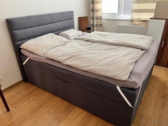 Čalouněná postel 160x200 s úložným prostorem