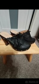 Nazouváky, dřeváky Exquily